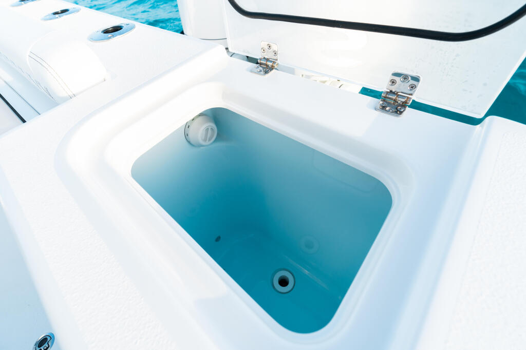 Detail image of Twin Pressurized 30-Gallon Aquarium Livewells