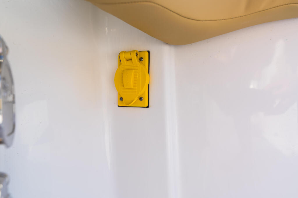 Detail image of Electric Reel Outlets Hubbell Receptacles