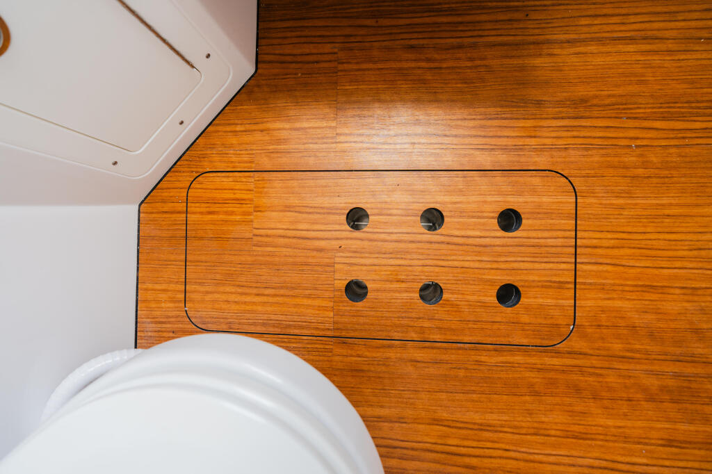 Detail image of Additional In-Floor Vertical Rod Holders