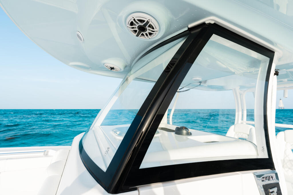 Detail image of Hard-Top w/ Panoramic Seamless Tempered Glass Windshield