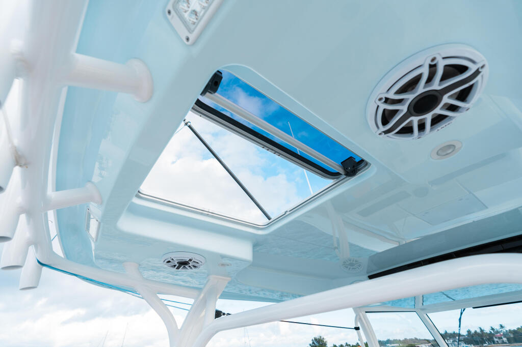 Detail image of Integrated Hard-Top Access Window