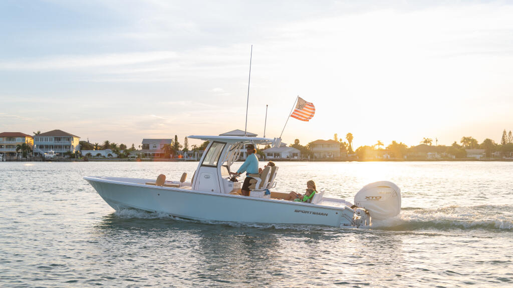 Main image for the Masters 267 Bay Boat