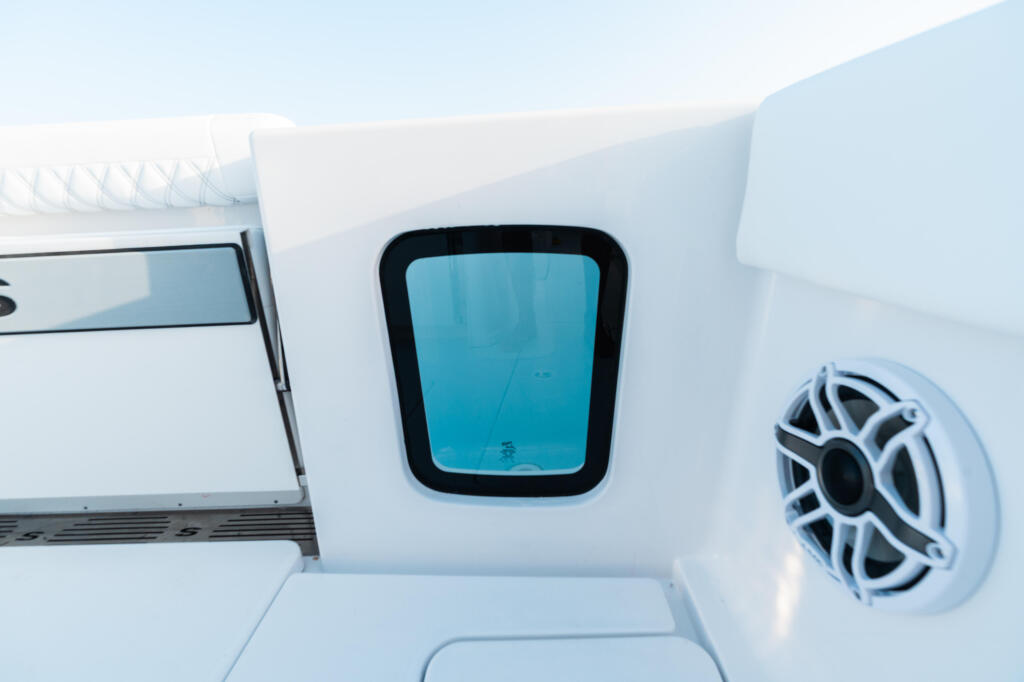Detail image of Twin Pressurized 30-Gallon Aquarium Livewells