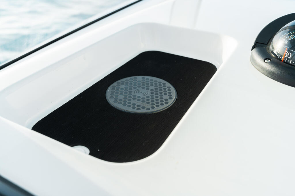 Detail image of Wireless Phone Chargers (2)