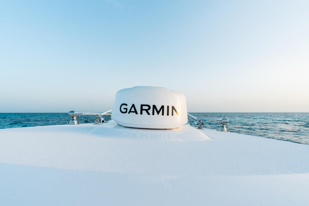 Detail image of Garmin GMR™ Fantom 18x Radome
