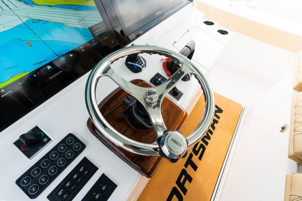 Detail image of Edson 13” Steering Wheel With Powerknob