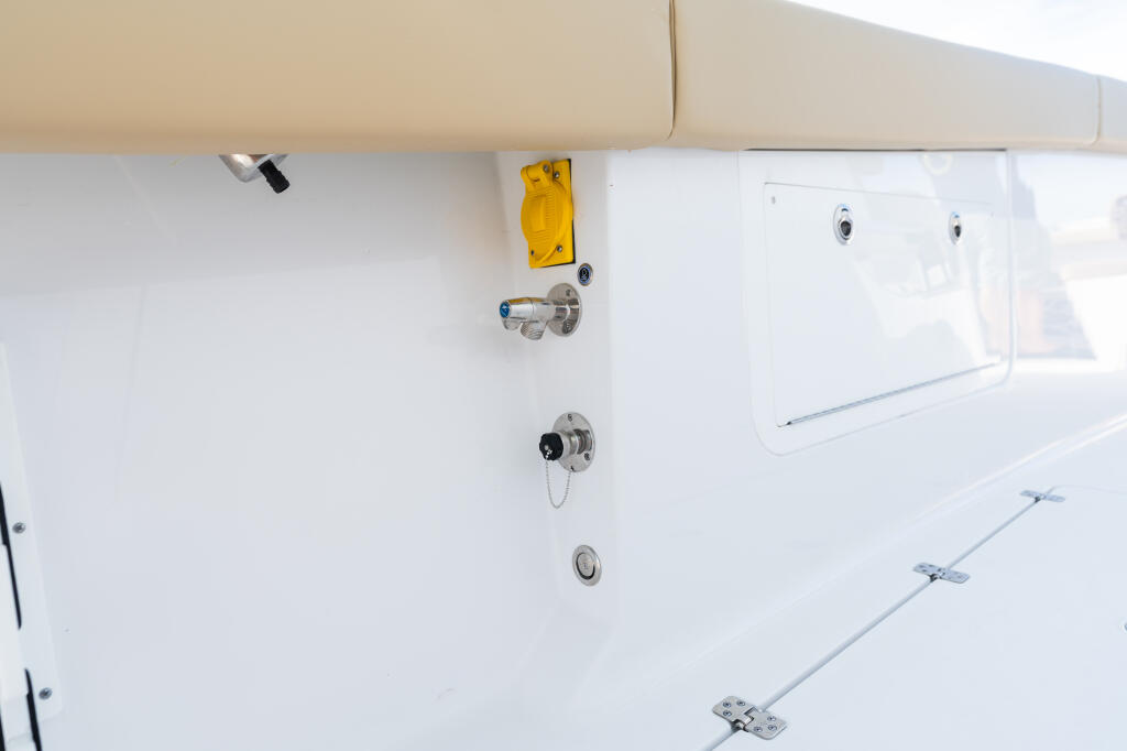Detail image of Freshwater Washdown w/ Tank