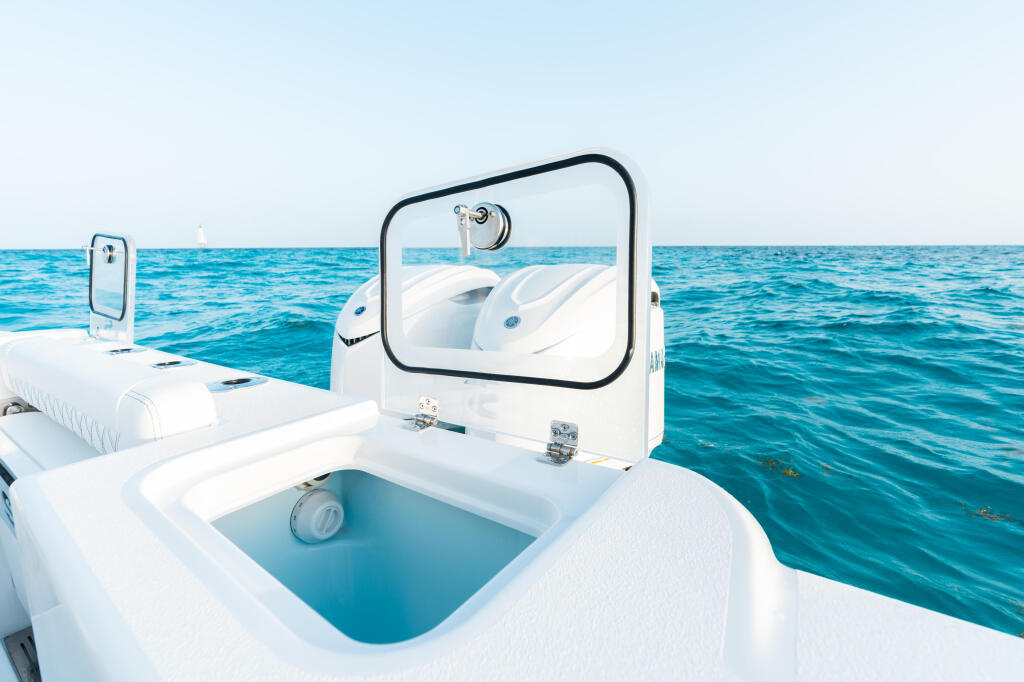 Detail image of Twin Pressurized 30-Gallon Aquarium Livewells