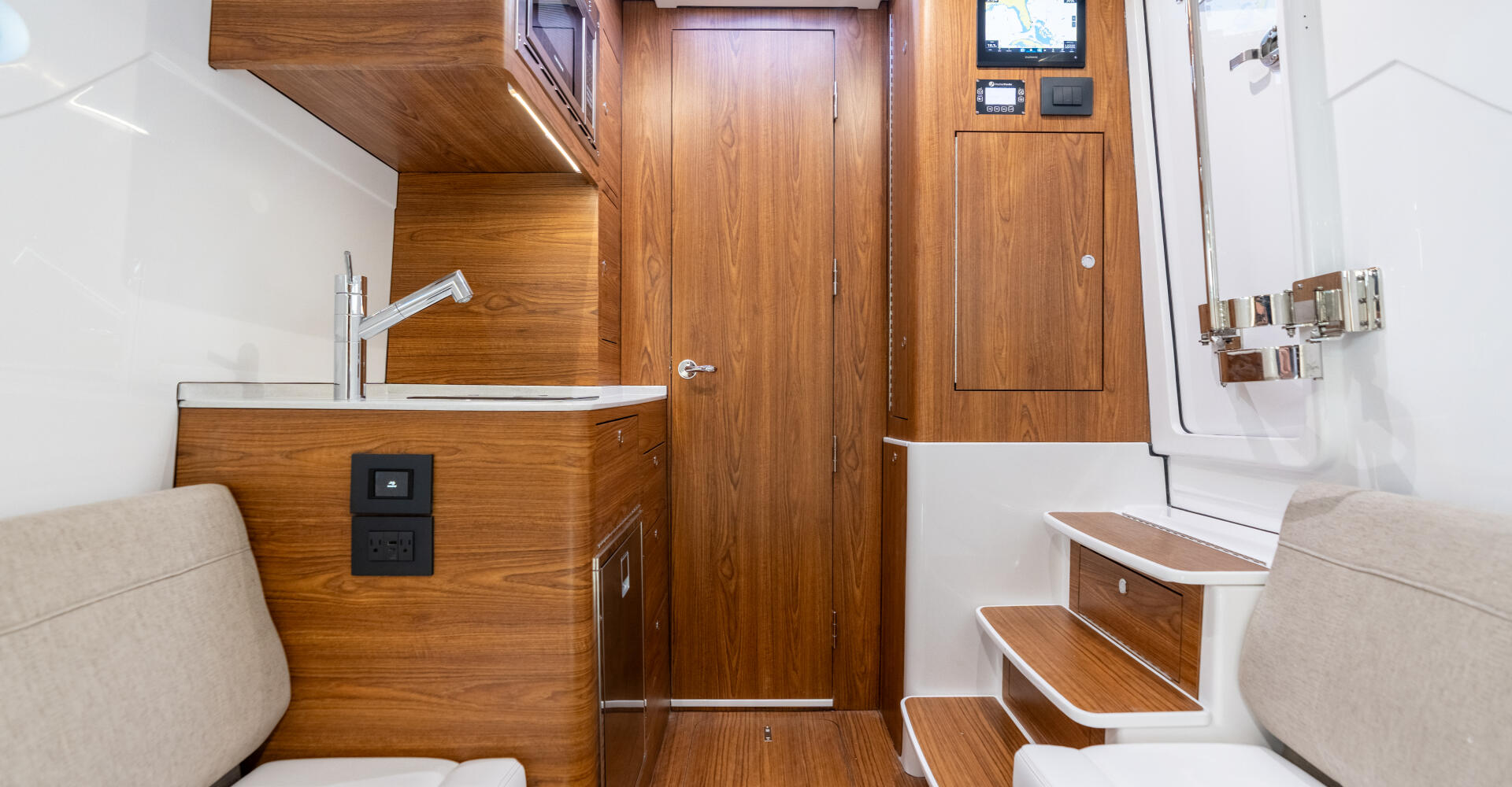 Large detail image of the Open 402 Center Console