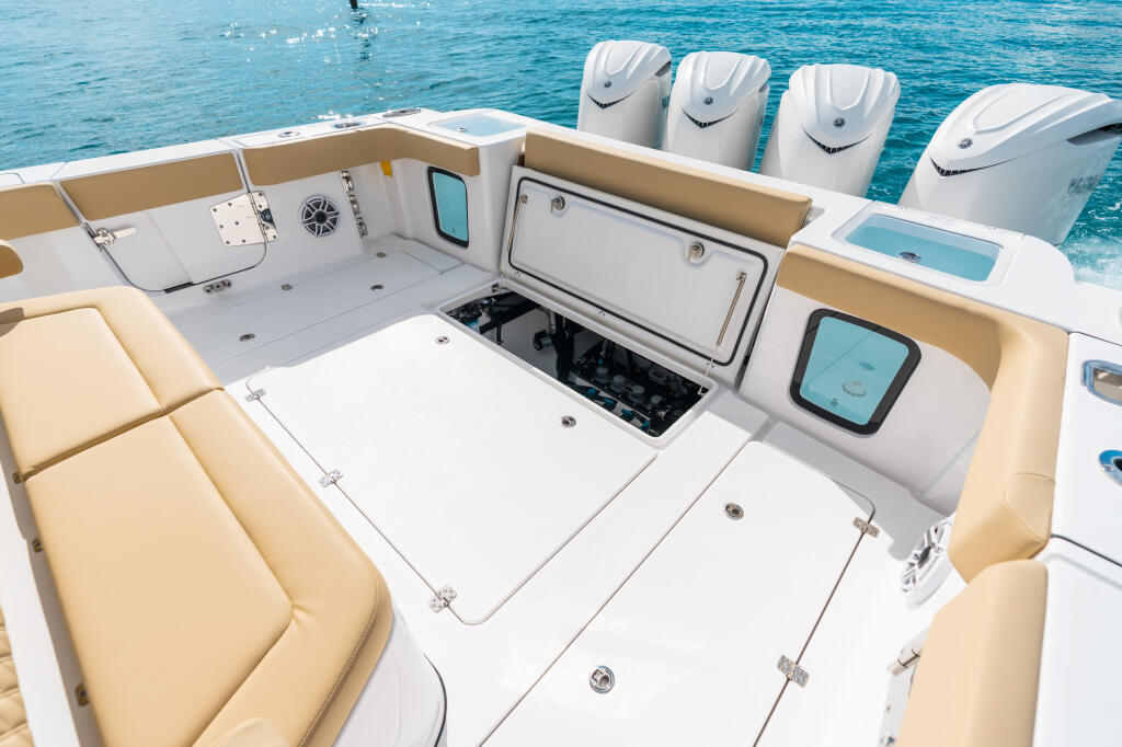 Detail image of Dual Total Access Compartment