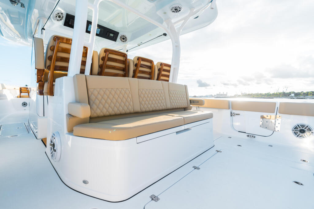 Detail image of Fiberglass Leaning Post w/ Mezzanine Rear Facing Seat