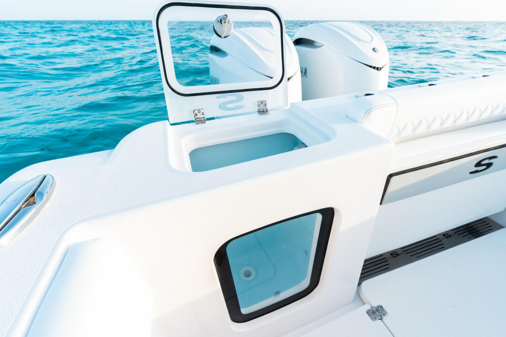 Detail image of Twin Pressurized 30-Gallon Aquarium Livewells