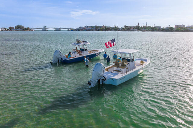Detail image of the Masters 267 Bay Boat
