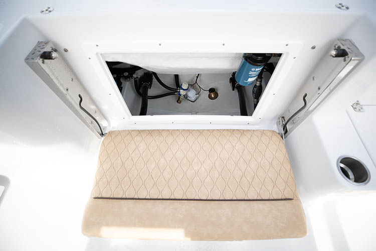 Open 232 Center Console · Features Sportsman Boats