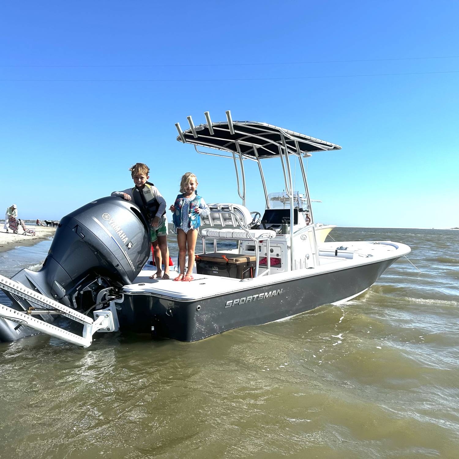 Unforgettable days on the water! Nothing beats sun, sand, and a Sportsman boat adventure. 🚤☀️⚓ #MakingMemories